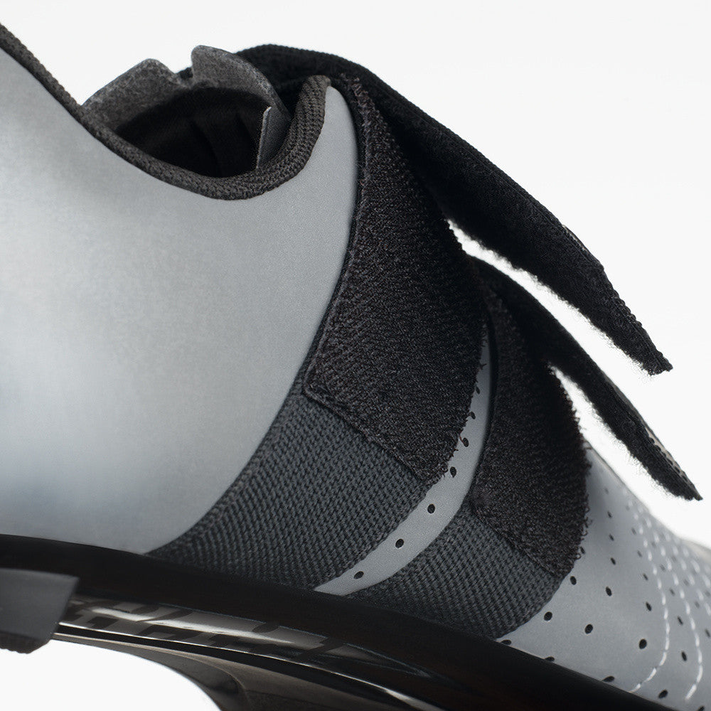 fizik-tempo-powerstrap-r5-scarpa-strada-con-velcro-avvolgente image 7