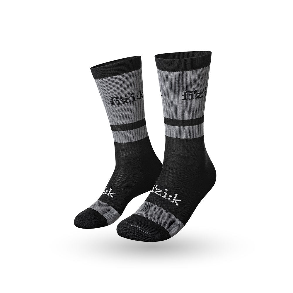 fizik-off-road-calzini-ciclismo-terra-atlas image 1