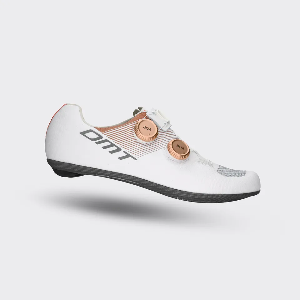 dmt-kr0-evo-superlight-scarpe-ciclismo-strada-bianco-bronzo image 1